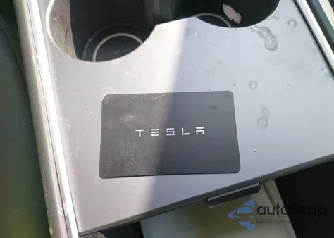 2025 Tesla Model Y Long Range Dual Motor All-Wheel Drive from USA, damaged, VIN 7SAYGDED0SA371231